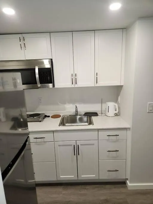 A Modern & Homely 1 Bedroom Suite Winnipeg Apartment